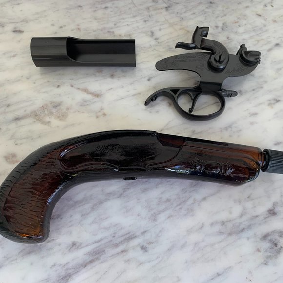 Avon Philadelphia Derringer Pistol Decanter - Picture 5 of 8